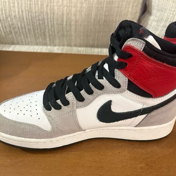 Jordan 1 - Retro High (GS) - Youth size 6.5Y - Picture 3 of 12